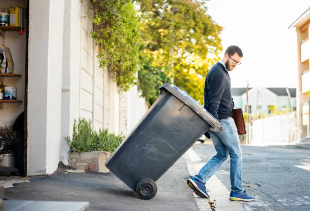 Best Yard Cleanup Services  in Earlvle, IL